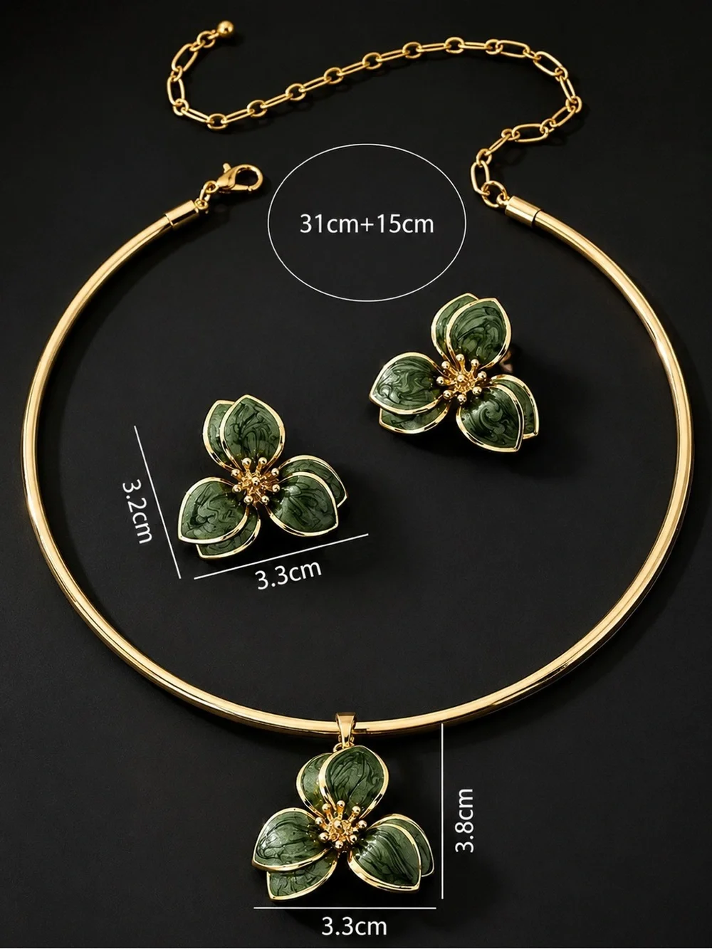 Elegant Green necklace and earrings